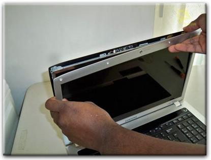 Замена экрана ноутбука Samsung в Курске